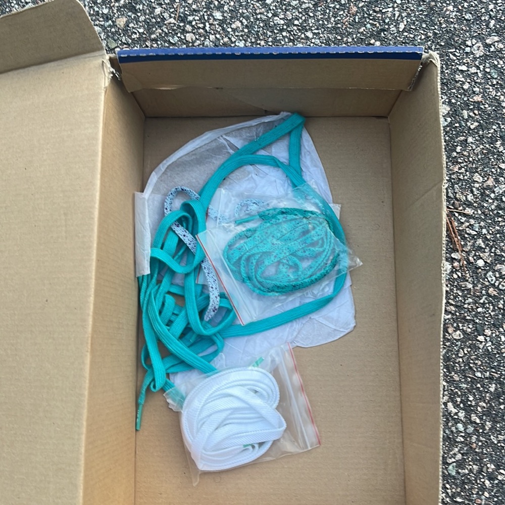 ASICS - Picture 8 of 9